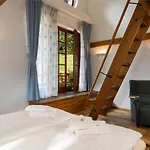 بيت ضيافة Slunecnice & Panorama Restaurant Farma 3*