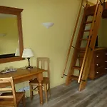 Slunecnice & Panorama Restaurant Farma بيت ضيافة 3*