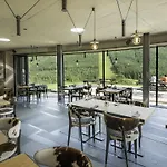 Slunecnice & Panorama Restaurant Farma بيت ضيافة 3*