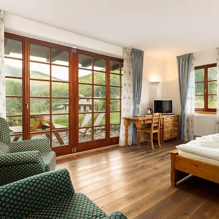 Pensjonat Slunecnice & Panorama Restaurant Farma 3*