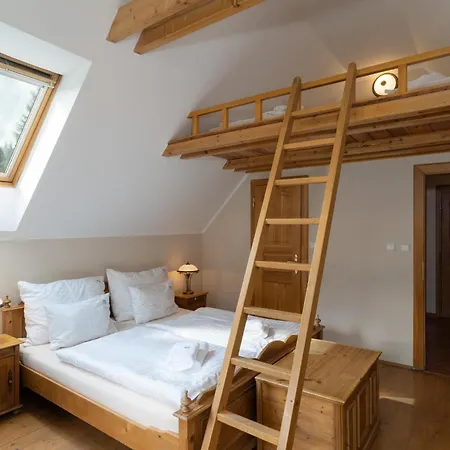 Guest house Pension Slunecnice & Panorama Restaurace Farma