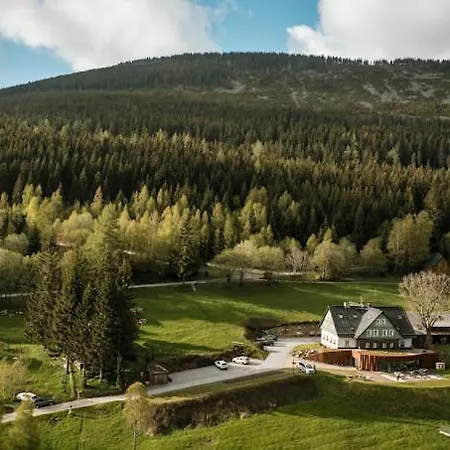 Slunecnice & Panorama Restaurant Farma