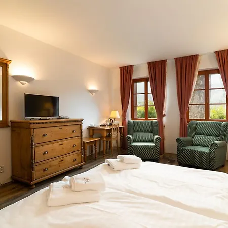 Pension Slunecnice & Panorama Restaurace Farma