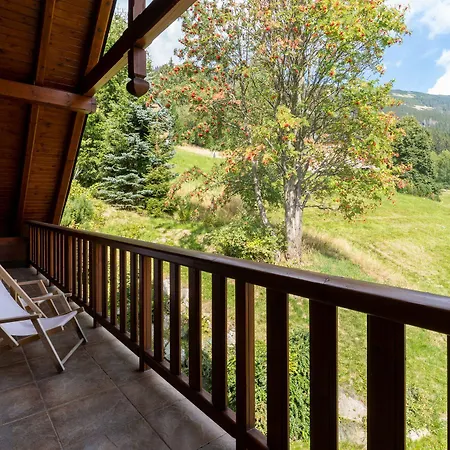 Slunecnice & Panorama Restaurant Farma Pensjonat 3*