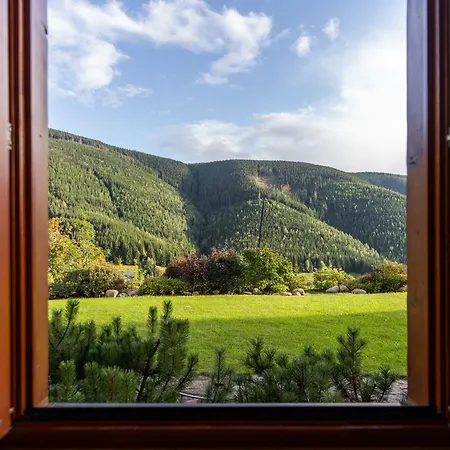 Slunecnice & Panorama Restaurant Farma Pensjonat