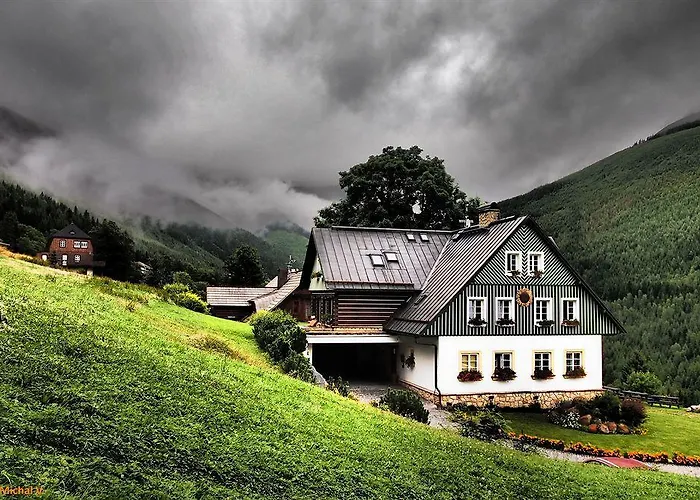 Slunecnice & Panorama Restaurant Farma Pensionat Špindlerŭv Mlýn