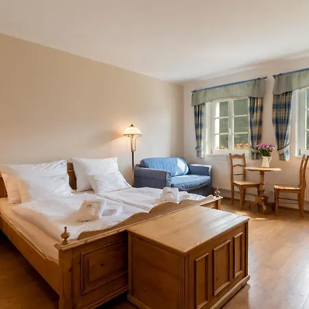 Slunecnice & Panorama Restaurace Farma Gasthof 3*