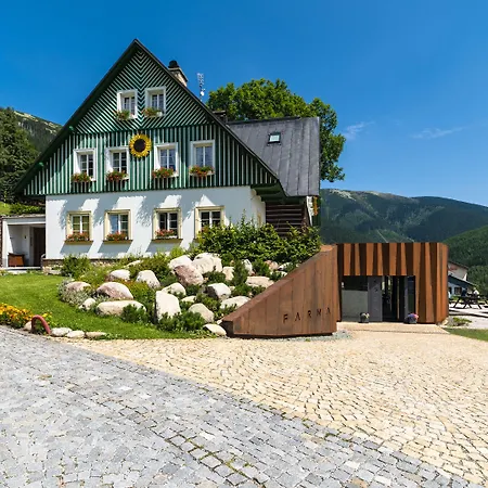 Gæstehus Slunecnice & Panorama Restaurant Farma Špindlerŭv Mlýn