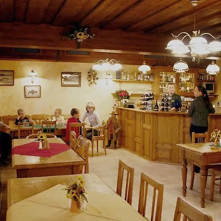 Slunecnice & Panorama Restaurace Farma Pensjonat