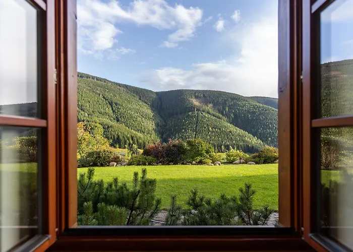 Slunecnice & Panorama Restaurant Farma Pensionat